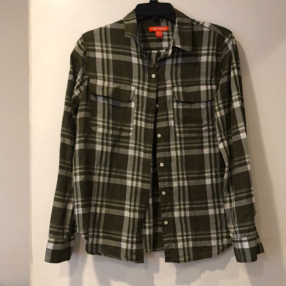 Plaid long sleeve button down shirt
